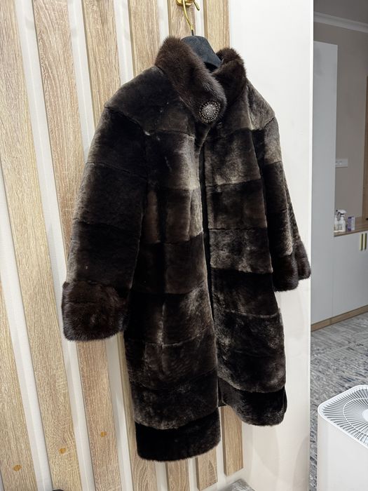 Шуба. Мутон со вставками из норки.