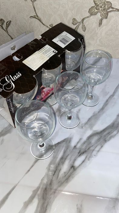 Продам бокалы для вина и напитков