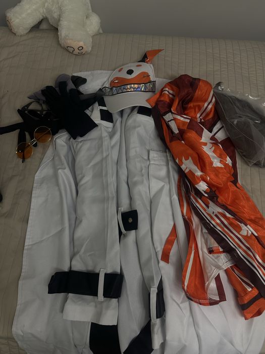 Продам косплей костюмы и парик