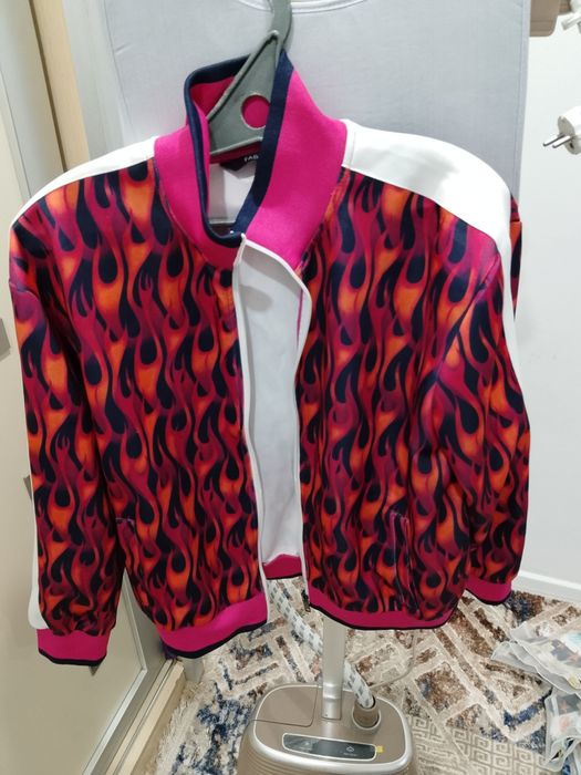 Одежда разная недорого.