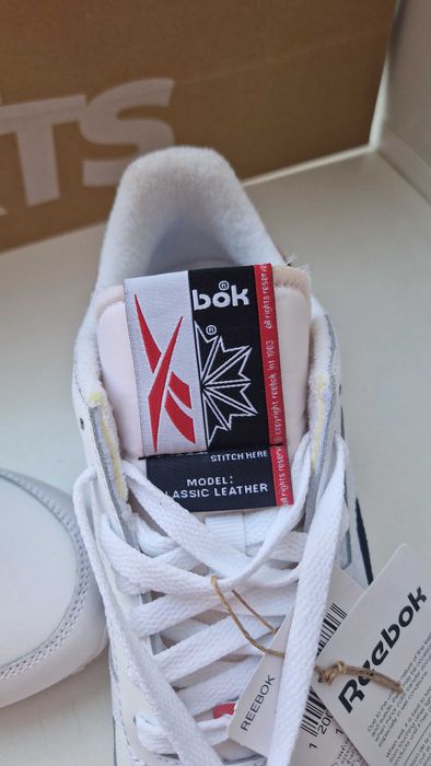 Продам новые фирменные кроссовки Reebok