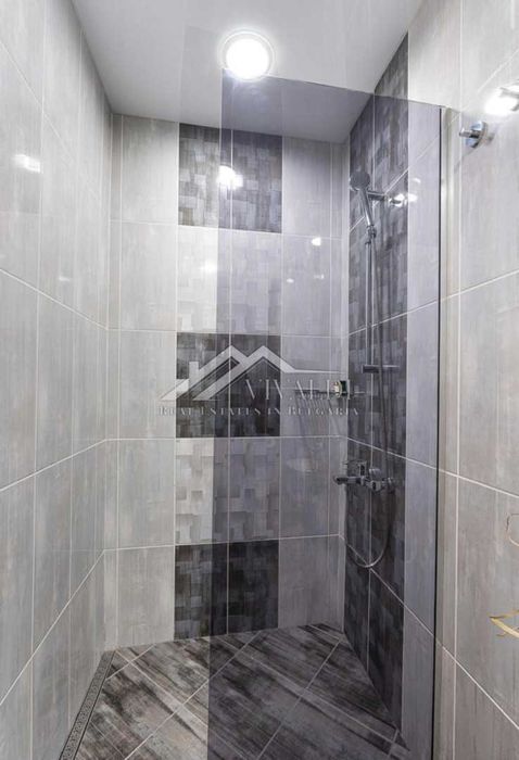 Тристаен апартамент с панорамна морска гледка- кв. Бриз, гр. Варна