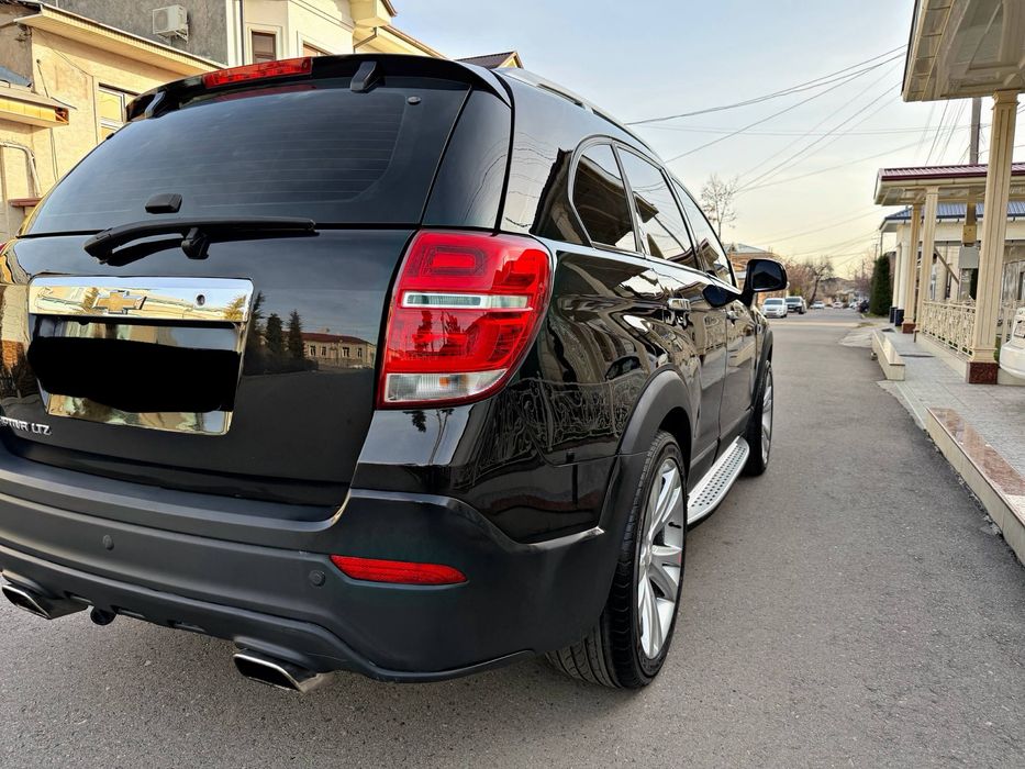 Каптива 2/4 Позиция Состаяние Идеално цвет Чорний Наварот