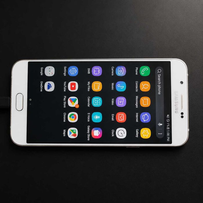 Vând telefon Samsung A8
