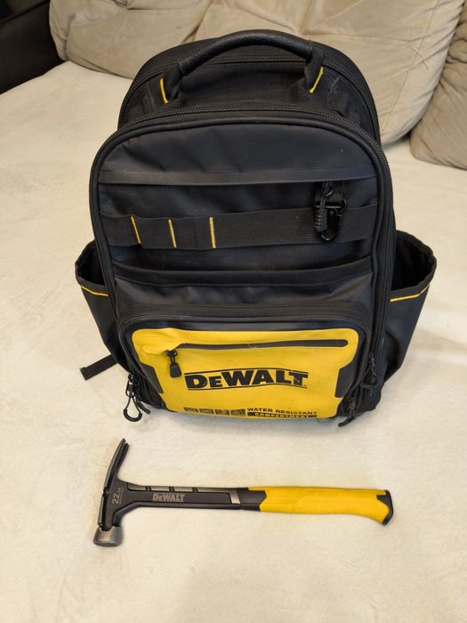 Рюкзак DeWALT  DWST60102-1 + молоток