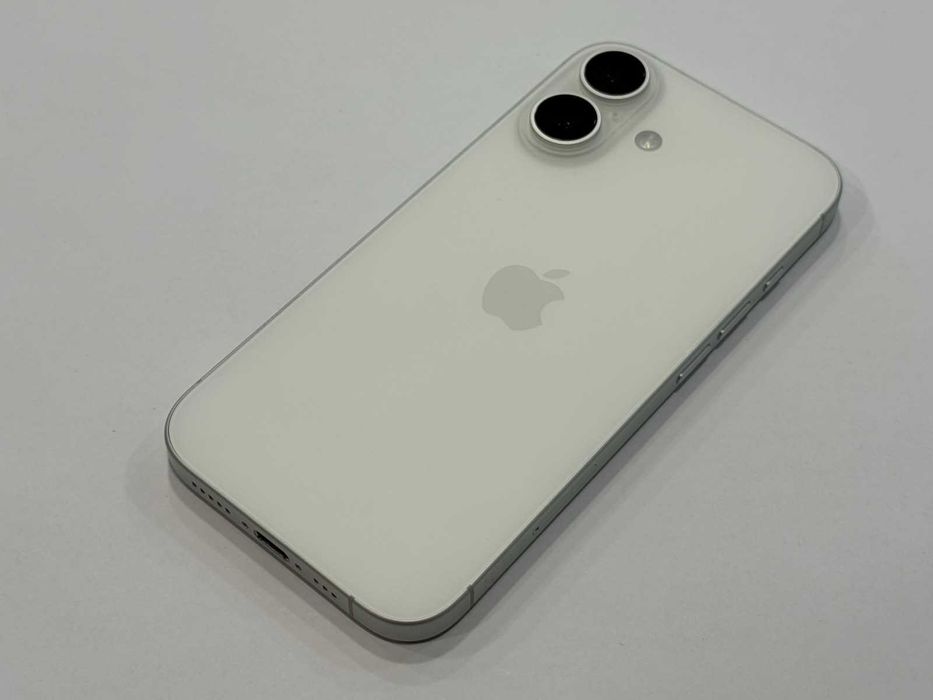 iPhone 16 White 128GB - Гаранция!