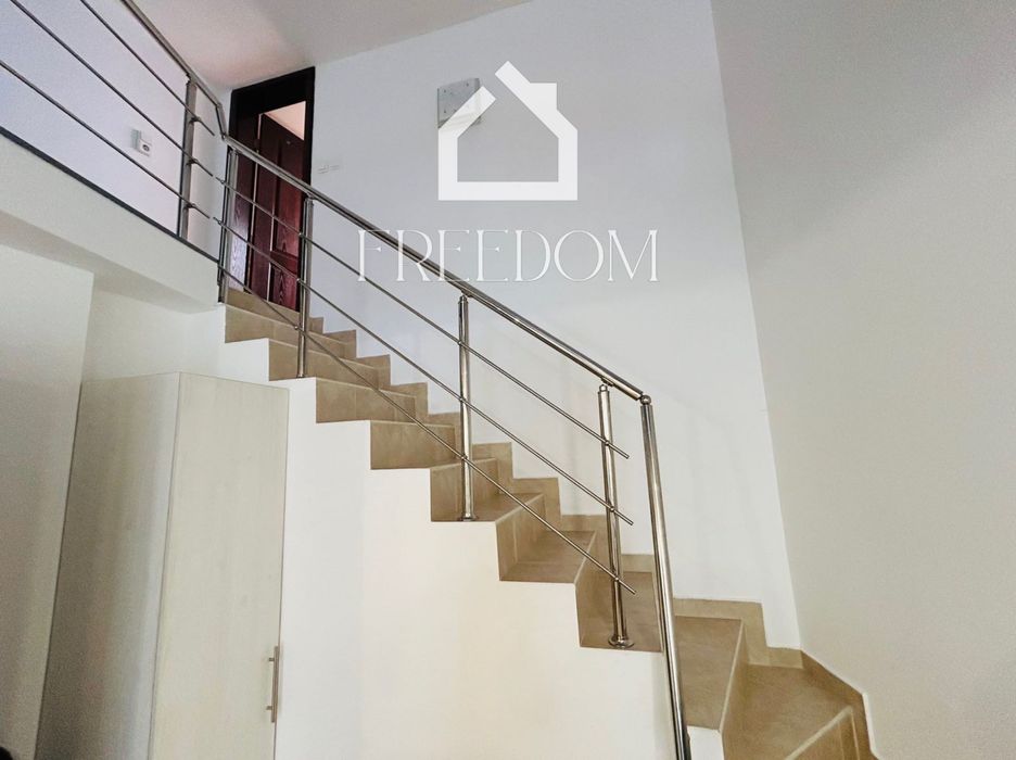 Продава се Тристаен апартамент в Варна, Център - 92 кв.м за 2772 €/кв.м - Снимка #2