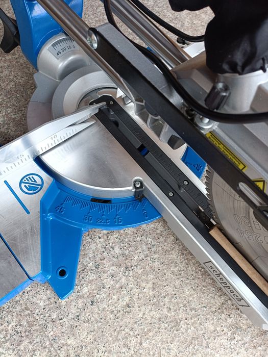 Fierăstrău circular Scheppach HM254