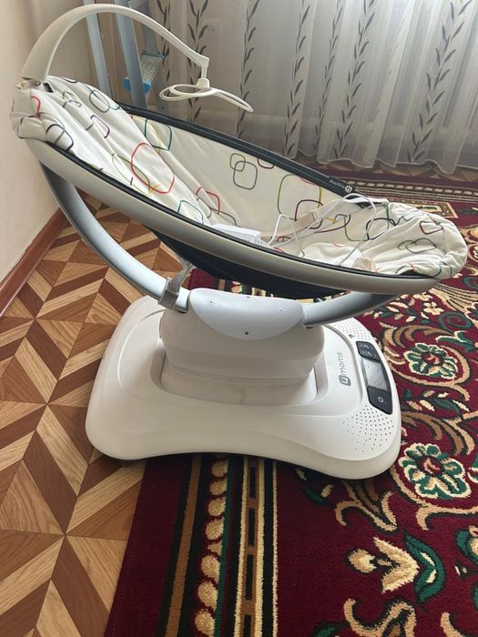 Продам электрокачели 4moms