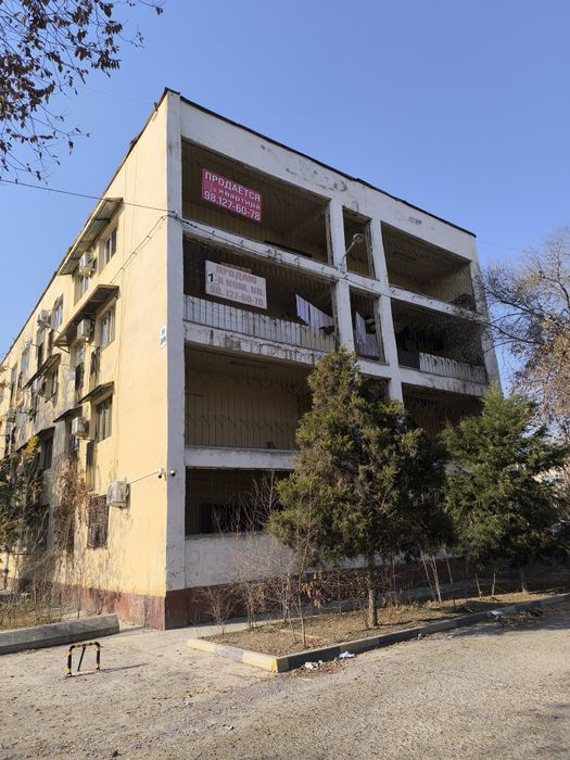 Общежитие. 1 ком квартиру Спутник 4. Первый этаж. Ремонт 18 м2