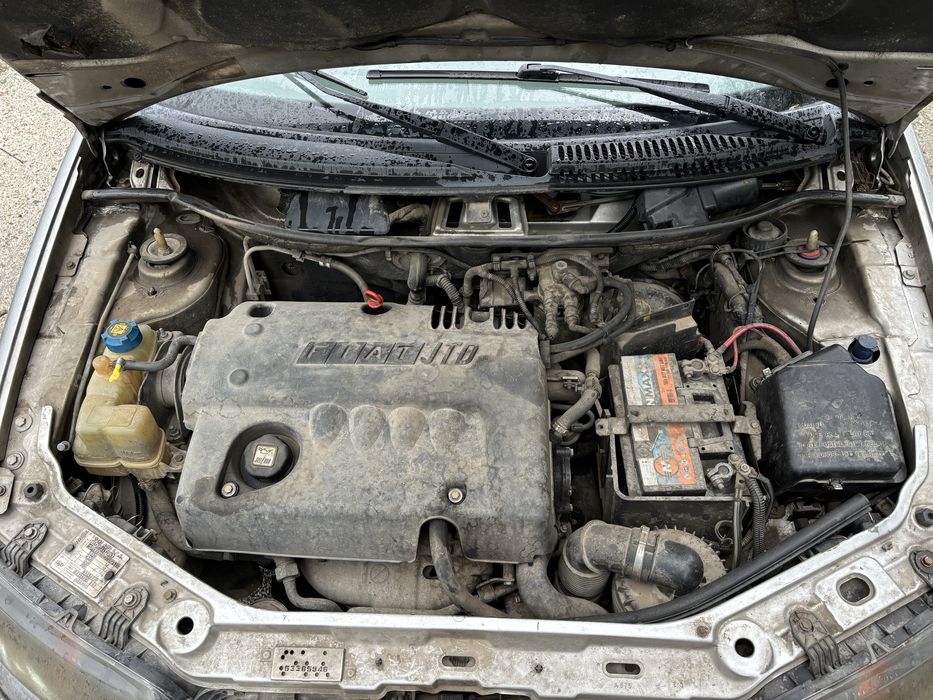 Фиат Пунто 1.9 jtd 2 броя. На части.