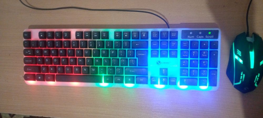 Klaviatura rgb chiroqli