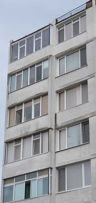 Продавам тристаен апартамент с к/с Лазур с уникална панорама