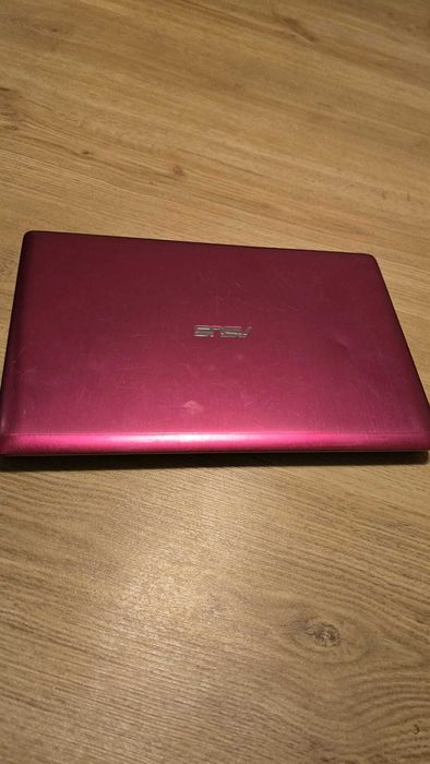 Laptop Asus S200 E - I3 3271U - display 11,6 ultra subtire-de vacante