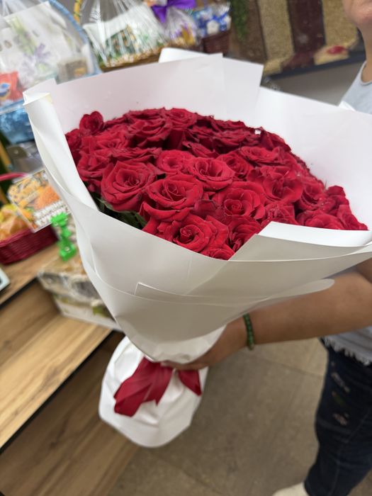 Продам 51 розу букет свежая