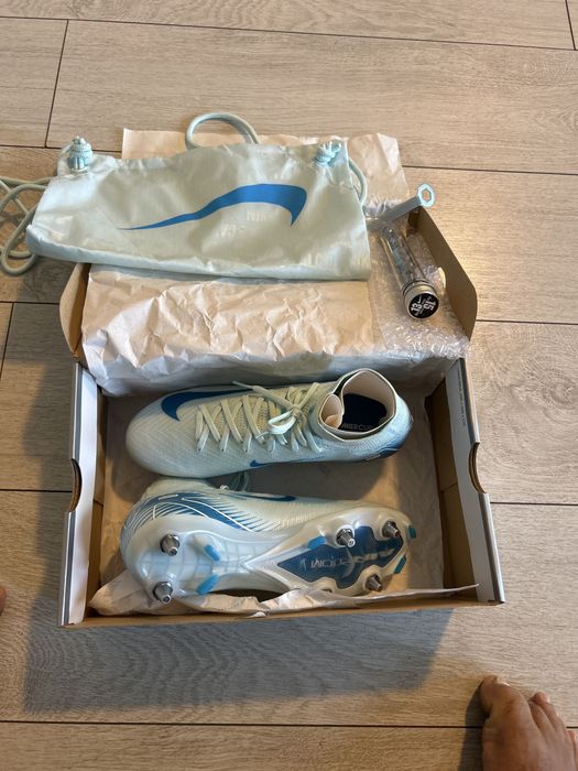 Vand ghete fotbal nike mercurial superflay elite