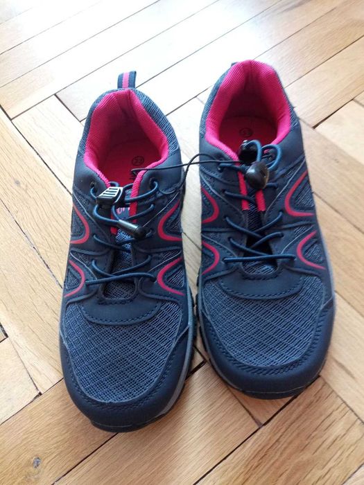 Продавам обувки           .