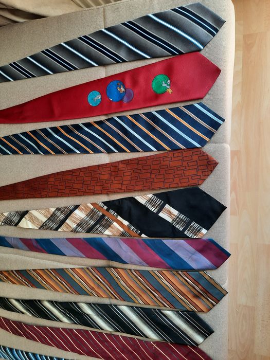 Esarfa cu medalion circular, Esarfe multicolore