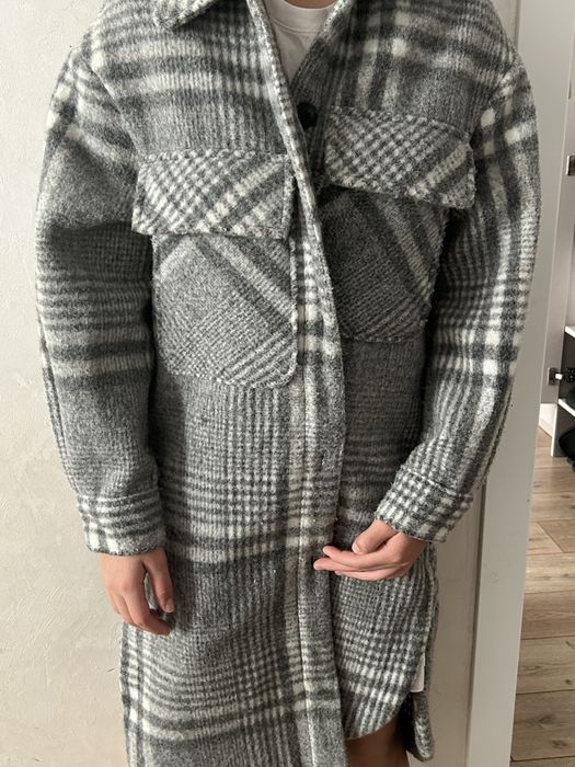 Продам пальто доя девочек подростков