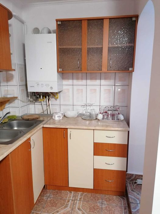 Apartament cu 2 camere de închiriat pe strada Republicii, bloc. 10