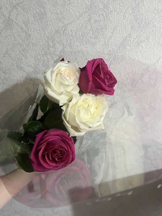 Мини букет из свежих роз