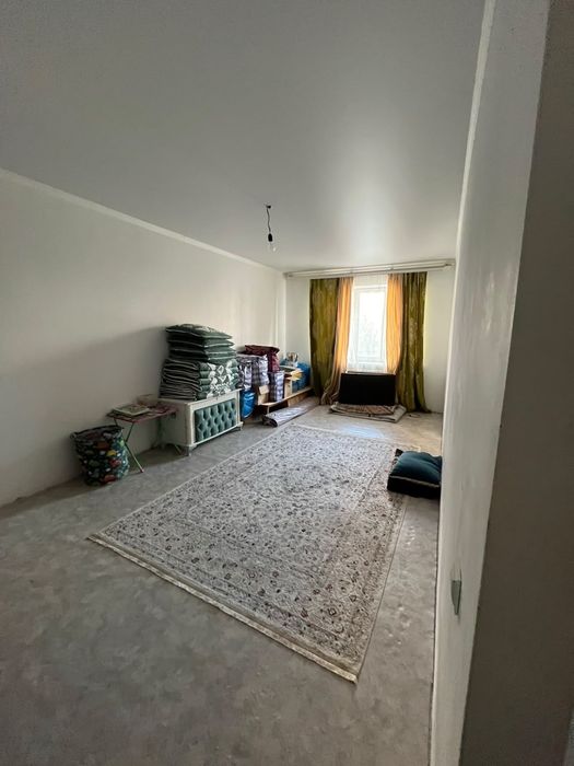 Продам  2 ком . квартиру