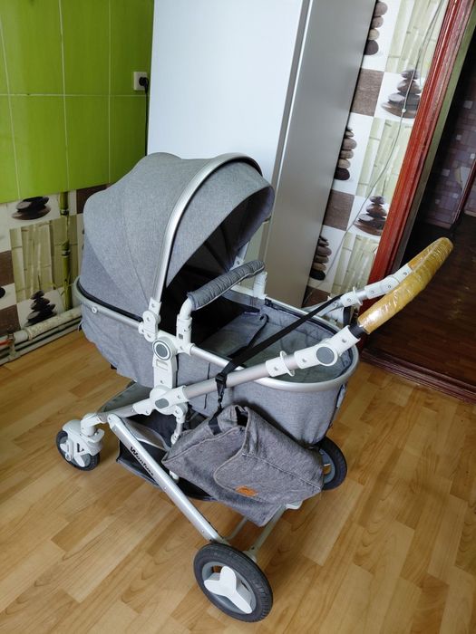 Продаю коляску 35000