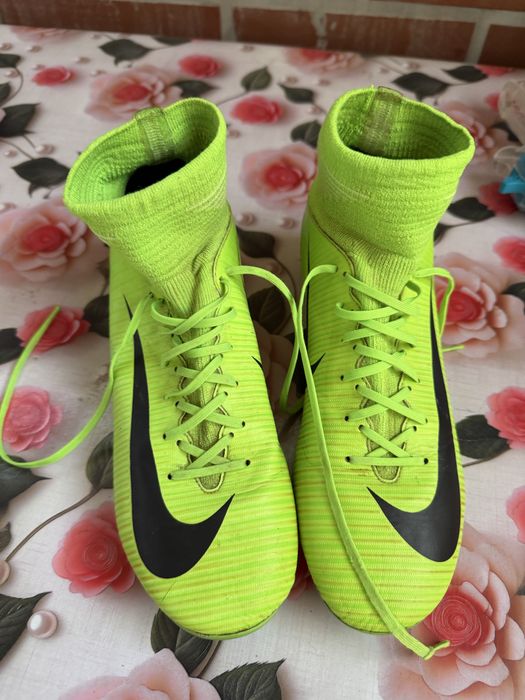 Ghete de fotbal mercuriale