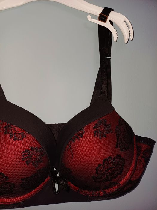 Triumph    сутиен 75 A