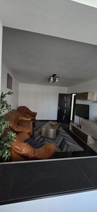 Închiriez apartament 2 camere