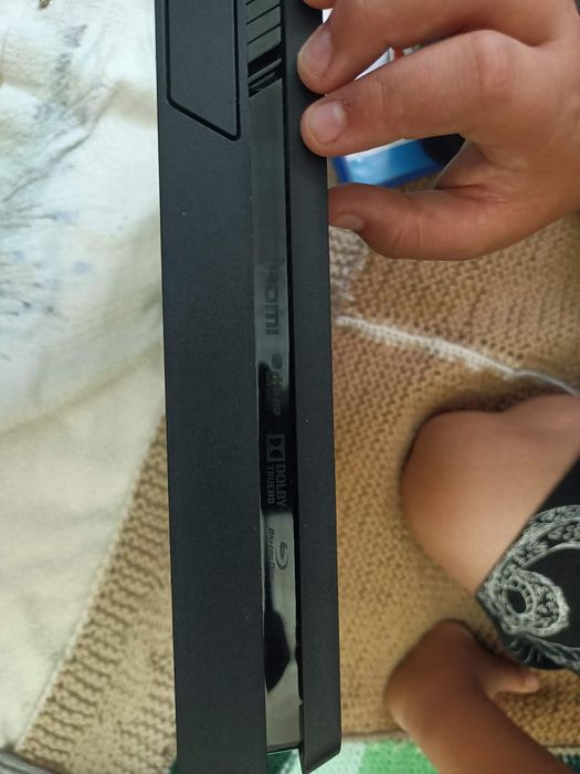 PS4 slim работи перфектно