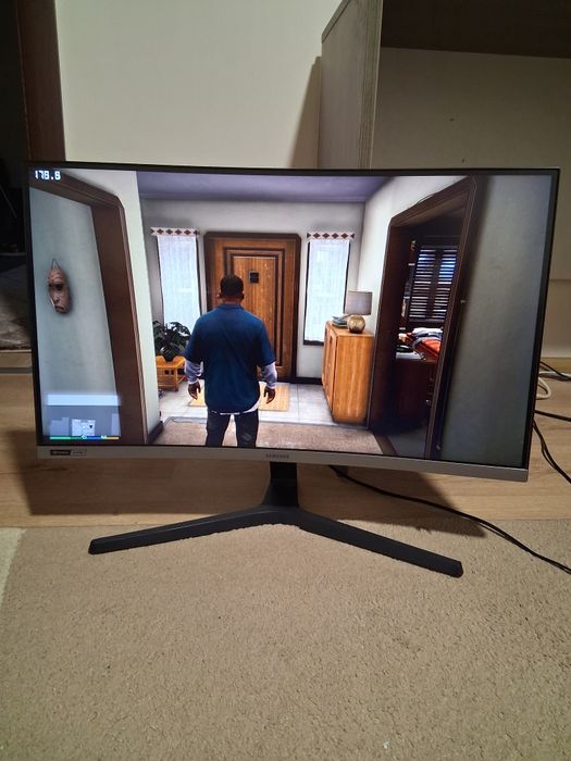 Геймърски компютри и монитор 27 инча 240 Hz