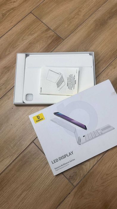 Tastatură NOUĂ Baseus Brilliance Series compatibilă  iPad Pro- 650 lei