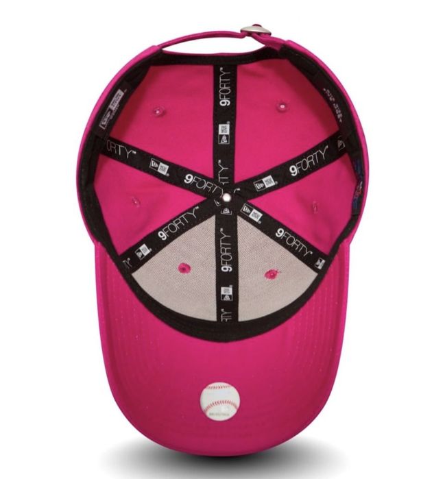 Дамска шапка с козирка New Era - New York Yankees Essential 9FORTY, ро