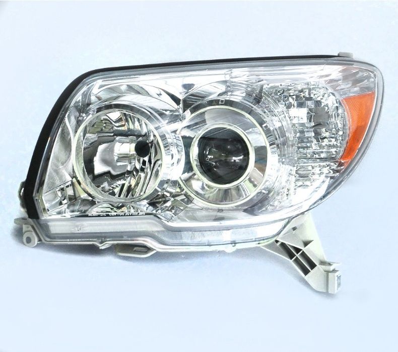 фара на Toyota 4runner (215)