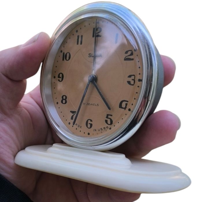 Ретро механичен будилник Slava (обслужен)
