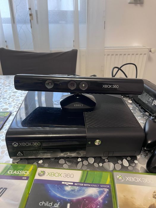 Xbox 360+kinect, 2 controllere wireless și 16 jocuri