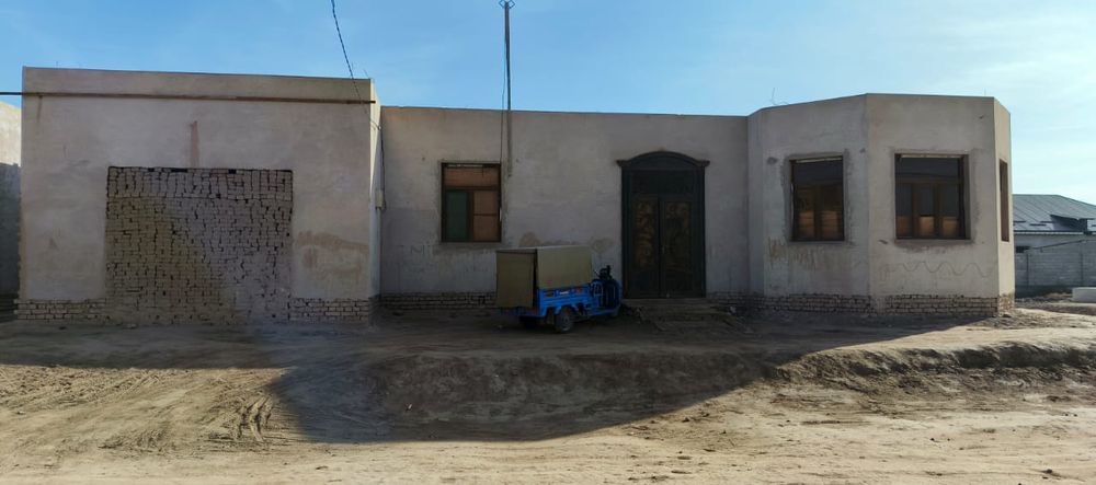 Avazdunakda uy sotiladi