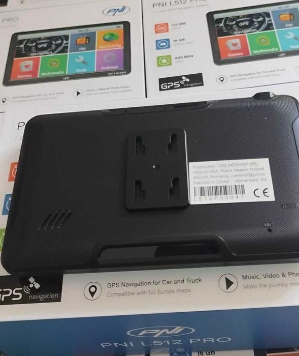 Sistem GPS PNI L512 PRO cu parasolar, 7 inch, 800 MHz, 512MB DDR, 16Gb