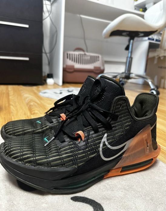 Nike LeBron Witness 6
