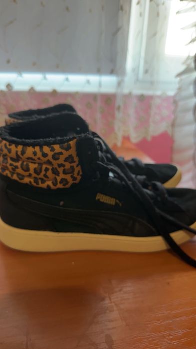 Оригинални кецове на Puma 38 номер