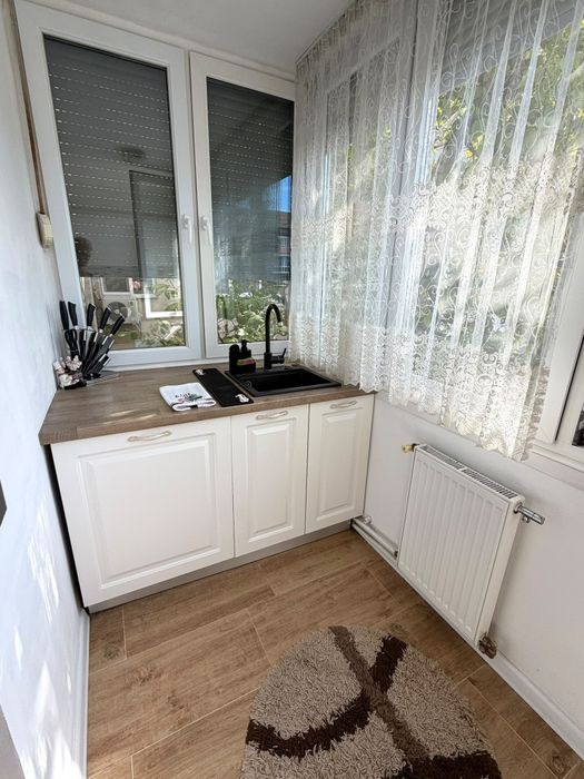Apartament 3 camere decomandat.