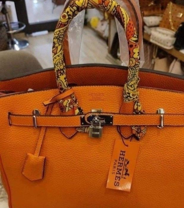 Geanta damă dimens.mare( 40cm L) si medie 33cm L, model Kelly/saculet