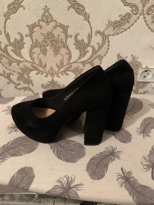 Каблук почти новый