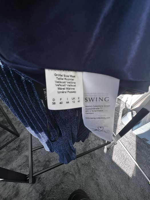 Официална рокля Swing