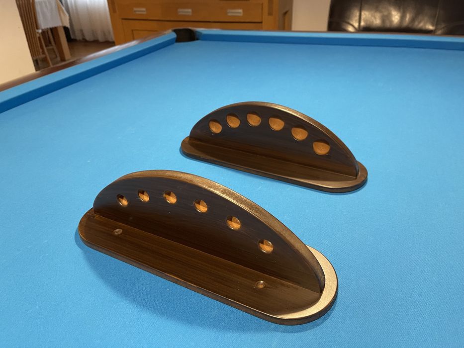 Suport de perete pentru tacuri biliard Oferta