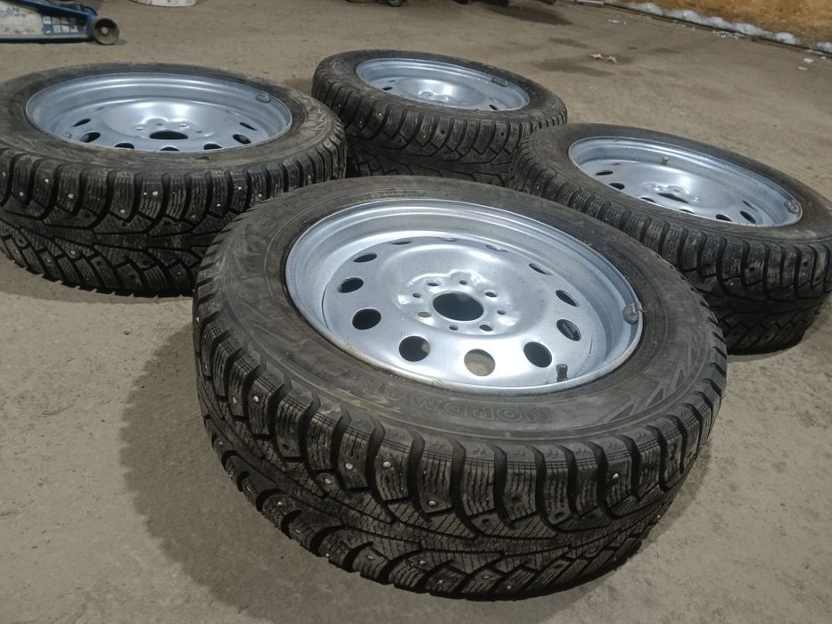 Продам комплект колес на 14