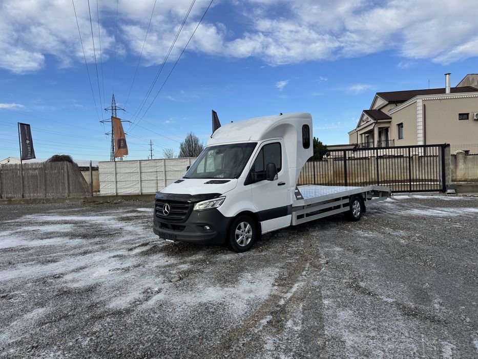 Mercedes Sprinter platforma trailer slep