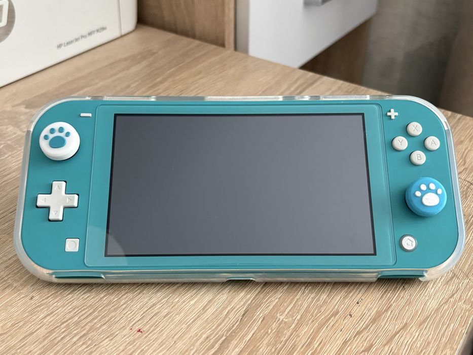 Nintendo Switch Lite + подарок
