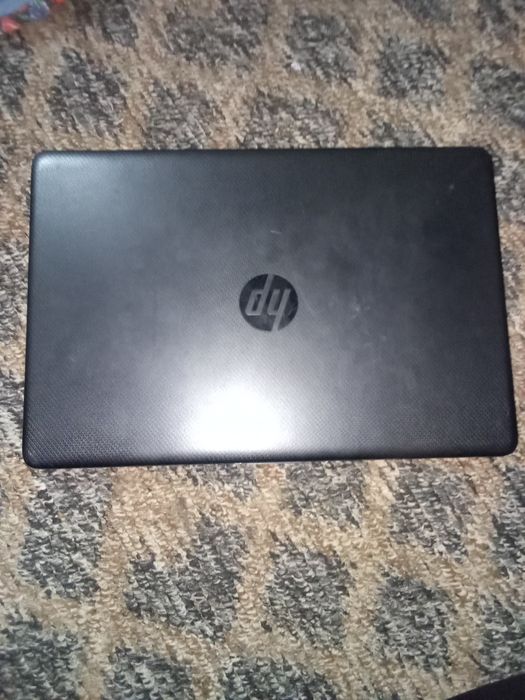 Ноутбук сотилади